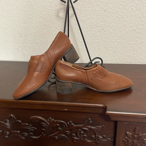 New Kupuri Spanish leather chunky heeled slip on - Picture 1 of 9